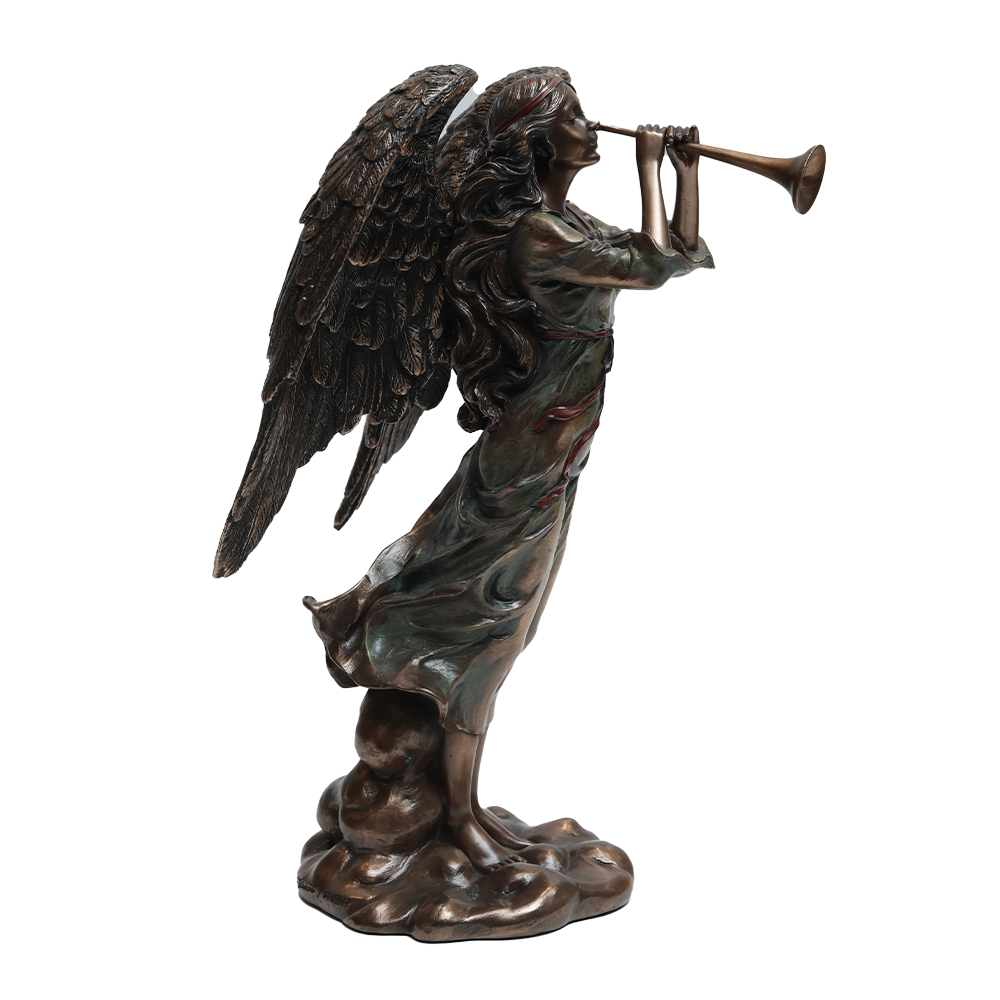 Angel with trumpet